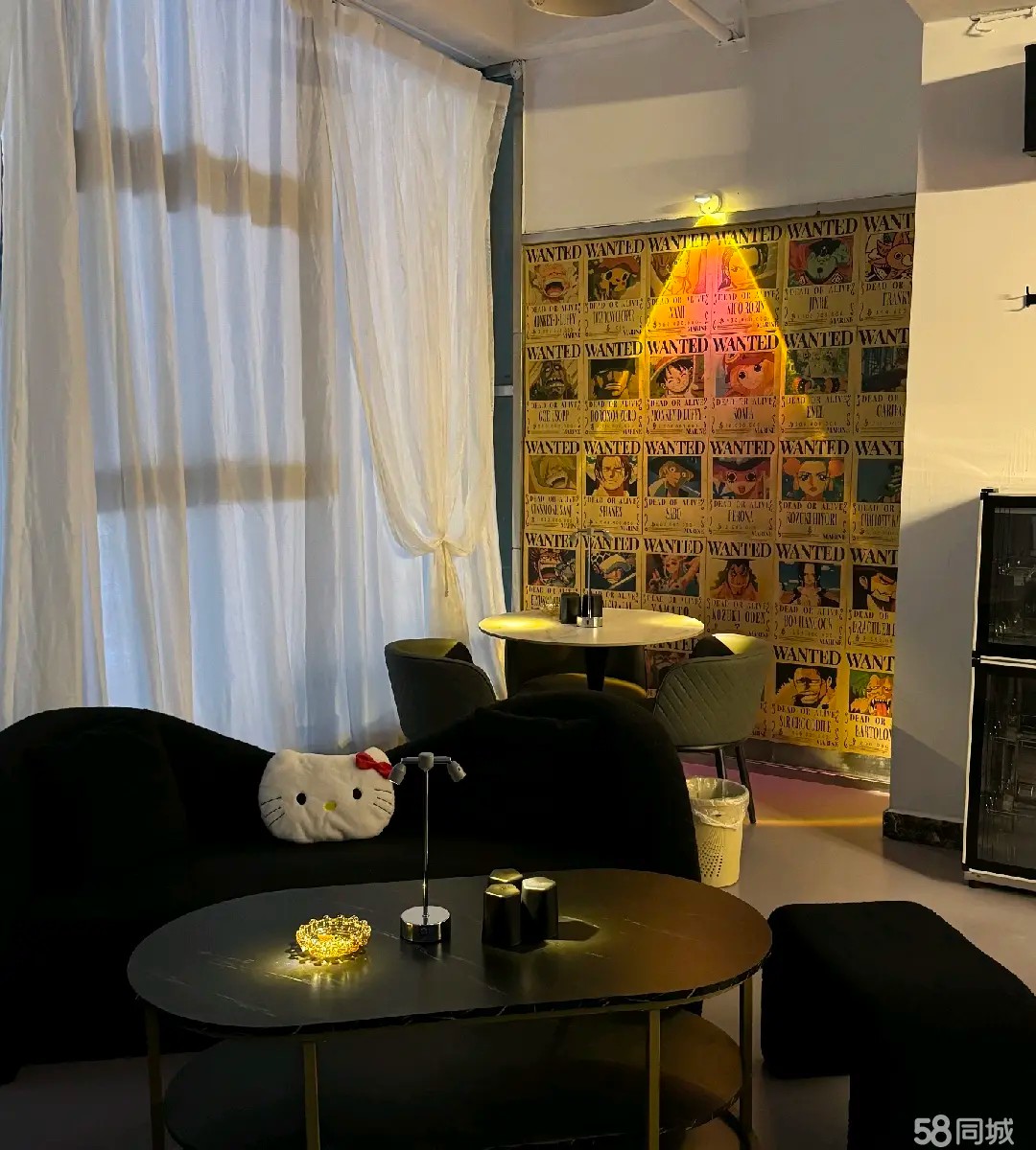 （转让位于林达美食城七栋，临街商铺，位于六楼，与皇朝大酒店同一楼层